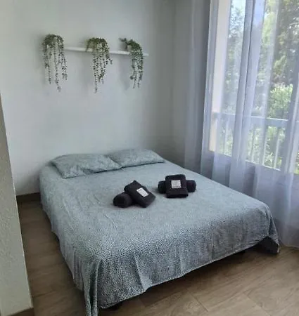 Appartement De 50 M2 Climatise Et Moderne A 100 M De La Plage Apartmán *