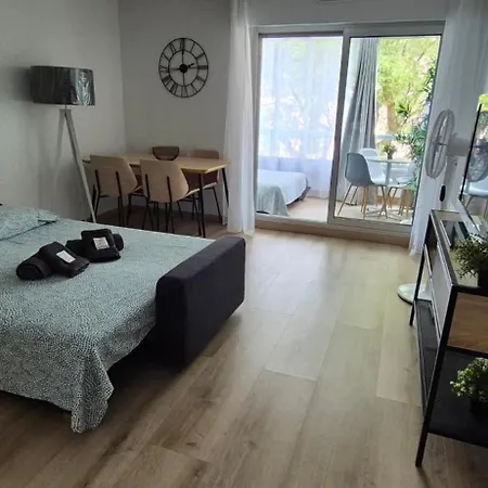 Appartement De 50 M2 Climatise Et Moderne A 100 M De La Plage *