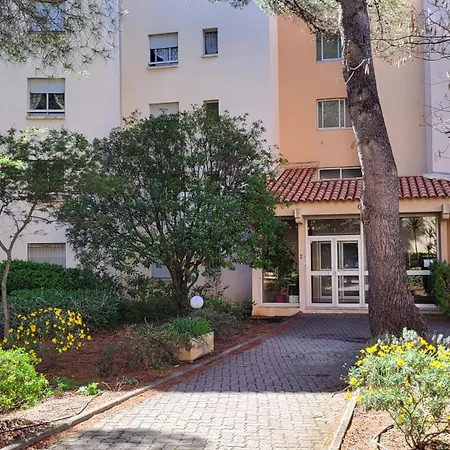 De 50 M2 Cosy Et Moderne à 100 M De La *